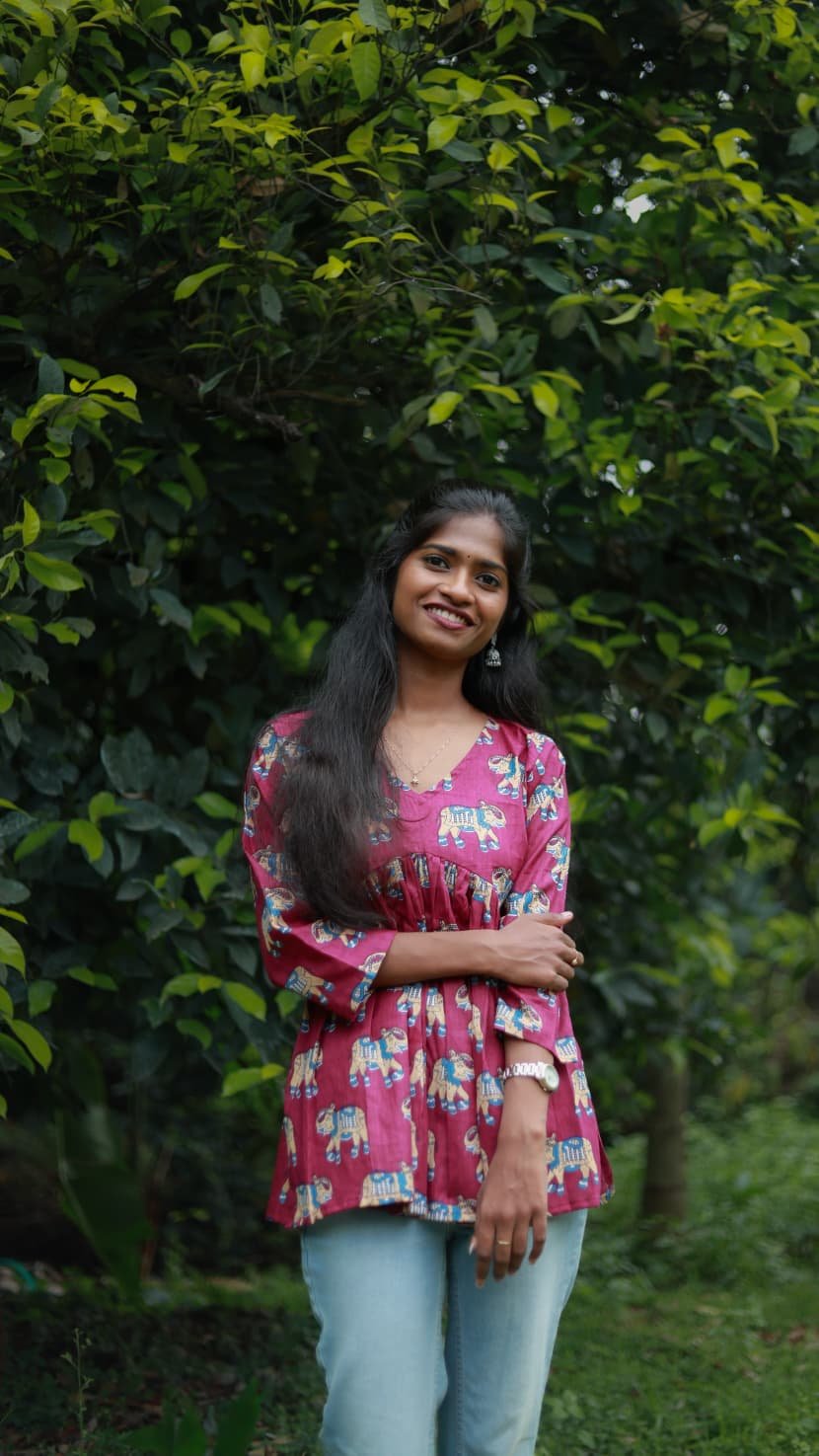 Meera Women’s Short Top – Everyday Casual Wear