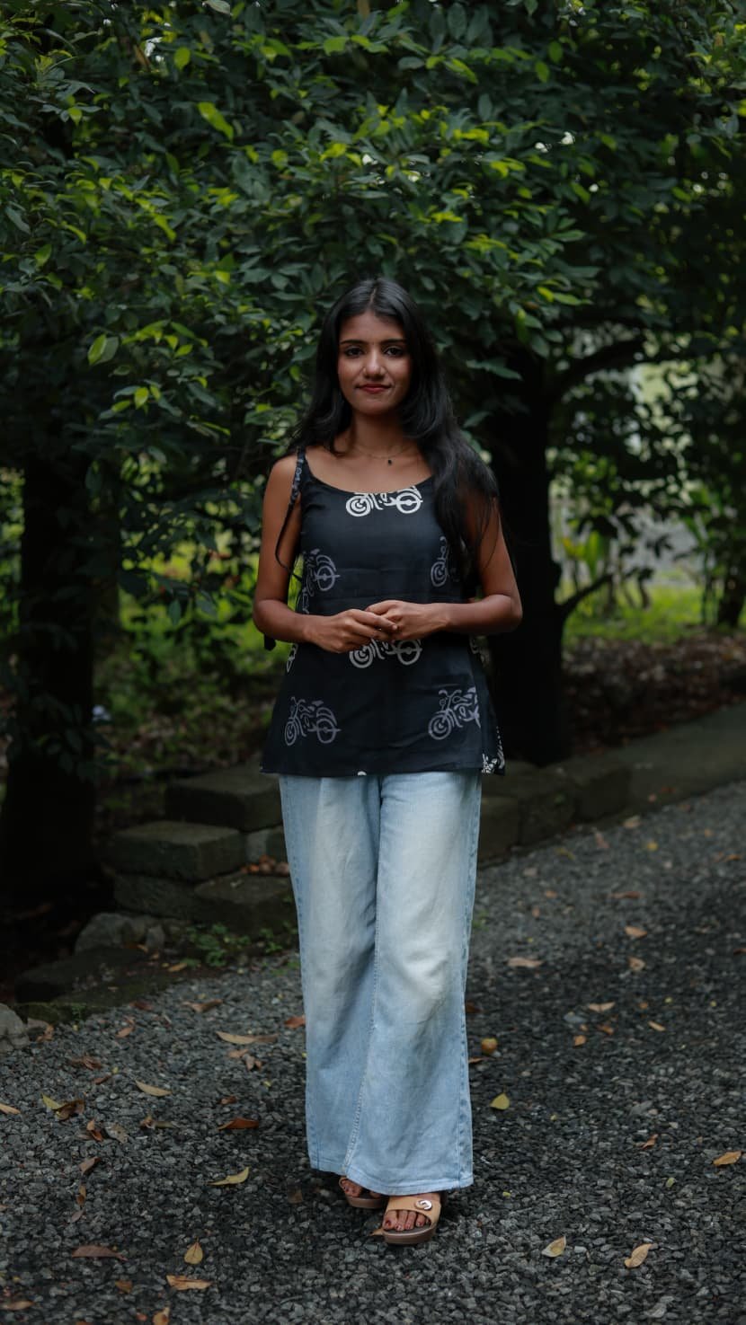 Thanima Women’s Short Top – Everyday Casual Wear - Image 3