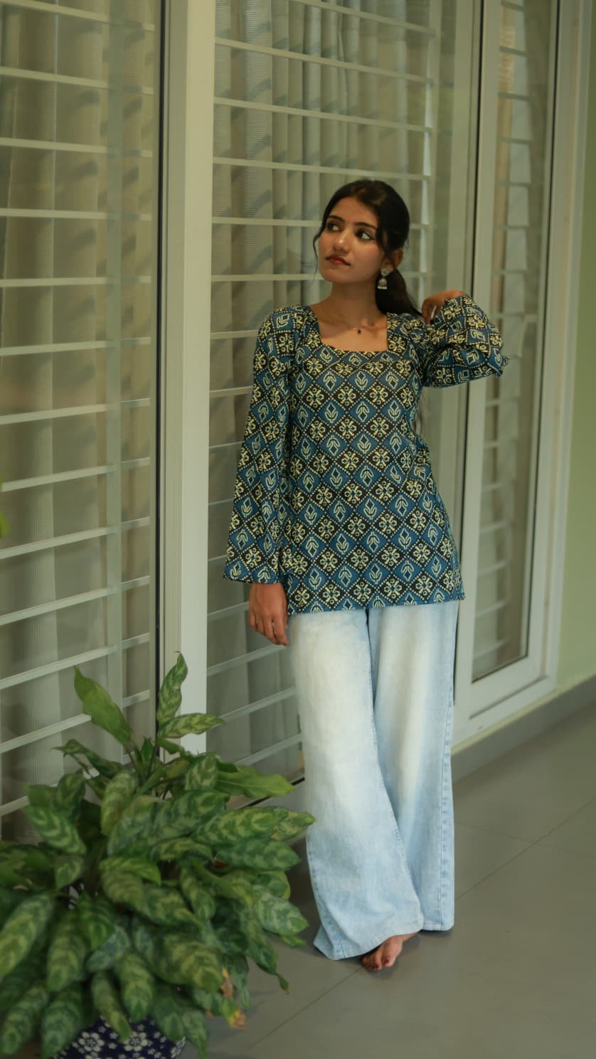Tharuni Women’s Short Top – Everyday Casual Wear