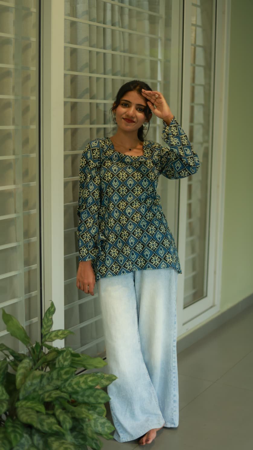 Tharuni Women’s Short Top – Everyday Casual Wear - Image 4