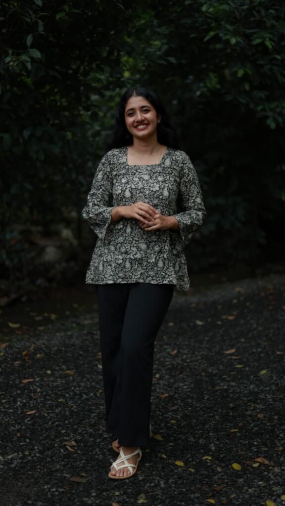 Treya Women’s Short Top – Everyday Casual Wear